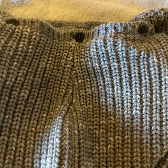 Red Bull Merchandise beautiful sweater with snaps, classic toggle buttons. - Picture 4 of 5